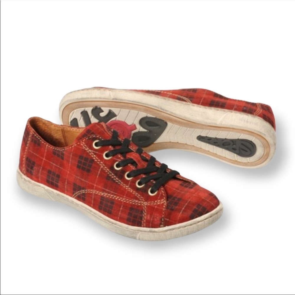 Born spot distress shoes
